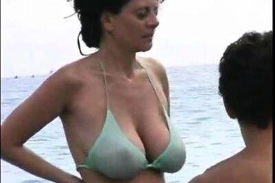 Hot MILF at beach in bikini - drtuber.com