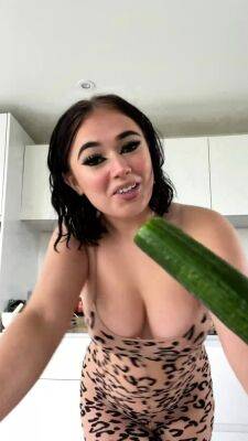 Busty Milf - Busty milf horny solo toy time - drtuber.com