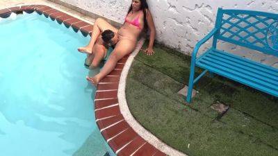 Tobby Eel And Electra Blowjob In Encuentro A Mi Cunada Sentada Junto A Piscina Y No Puedo Evitar Querer Follar Su Rico Y Apretado Cono Latino Milf 12 Min - hclips.com