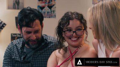 Cory Chase - MODERN DAY SINS Pervert MILF Cory Chase Lures Stepdaughter In Law Leana Lovings Into FFM Threesome - hotmovs.com