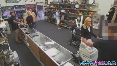 Blonde Sexy Milf Takes A Facial In The Storage Room To A Pawn Shop - hotmovs.com