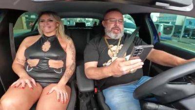 Rio milf Kristal Stefanini offers her big butt for a bareback car ride - xxxfiles.com - Brazil