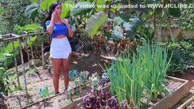 Lina Henao And Jean Paul - Sexy Milf Is Caught Stealing On A Farm. The Thief Gets Fucked Outdoors By A Farm Owner Who Enjoys Her Wet Pussy And Big Tits. 12 Min - hclips.com - Colombia